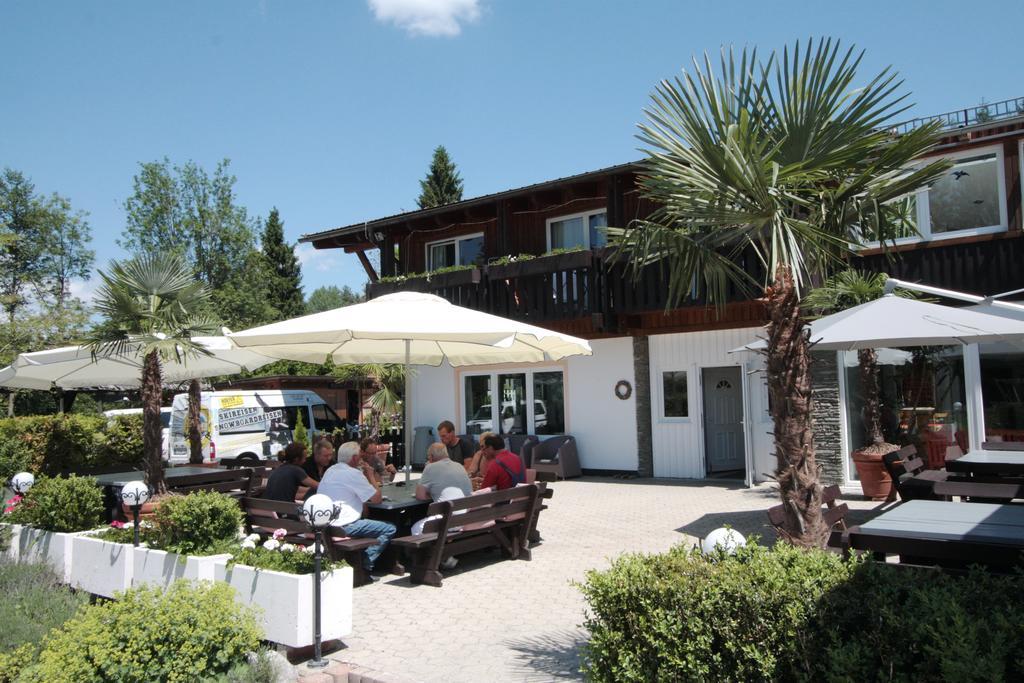 ホテル Ferienanlage Forellenhof Ledenitzen エクステリア 写真
